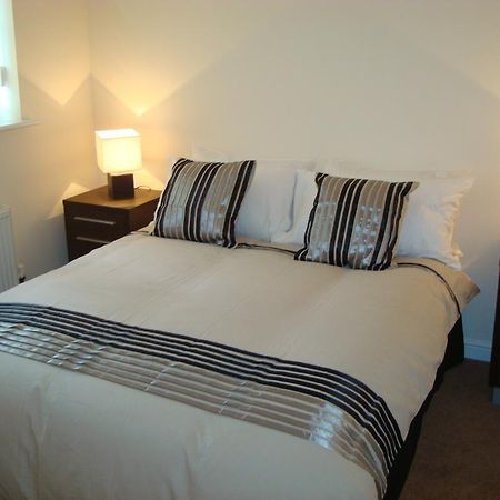 At Home In The City Serviced Apartments Newport Exteriör bild