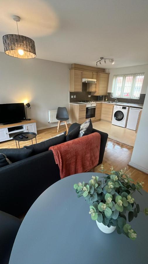 At Home In The City Serviced Apartments Newport Exteriör bild