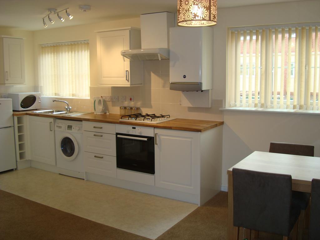 At Home In The City Serviced Apartments Newport Exteriör bild