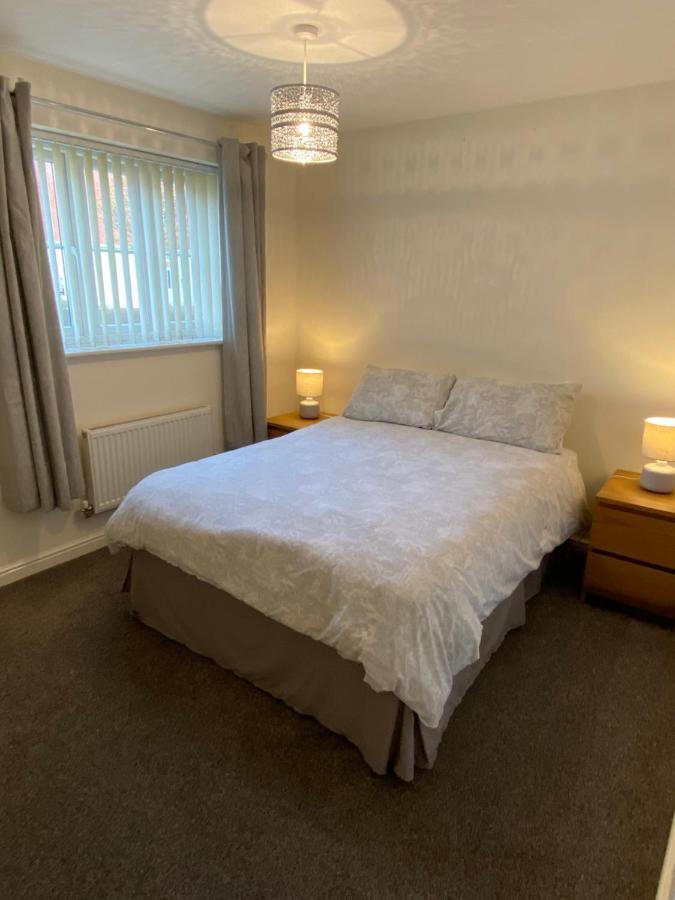 At Home In The City Serviced Apartments Newport Exteriör bild